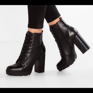 Steve Madden Laurie Boot  EUC - Practically new!!!